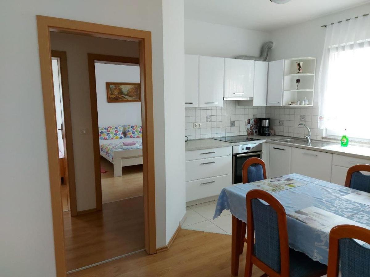 Bluegum Apartments Liznjan Ngoại thất bức ảnh