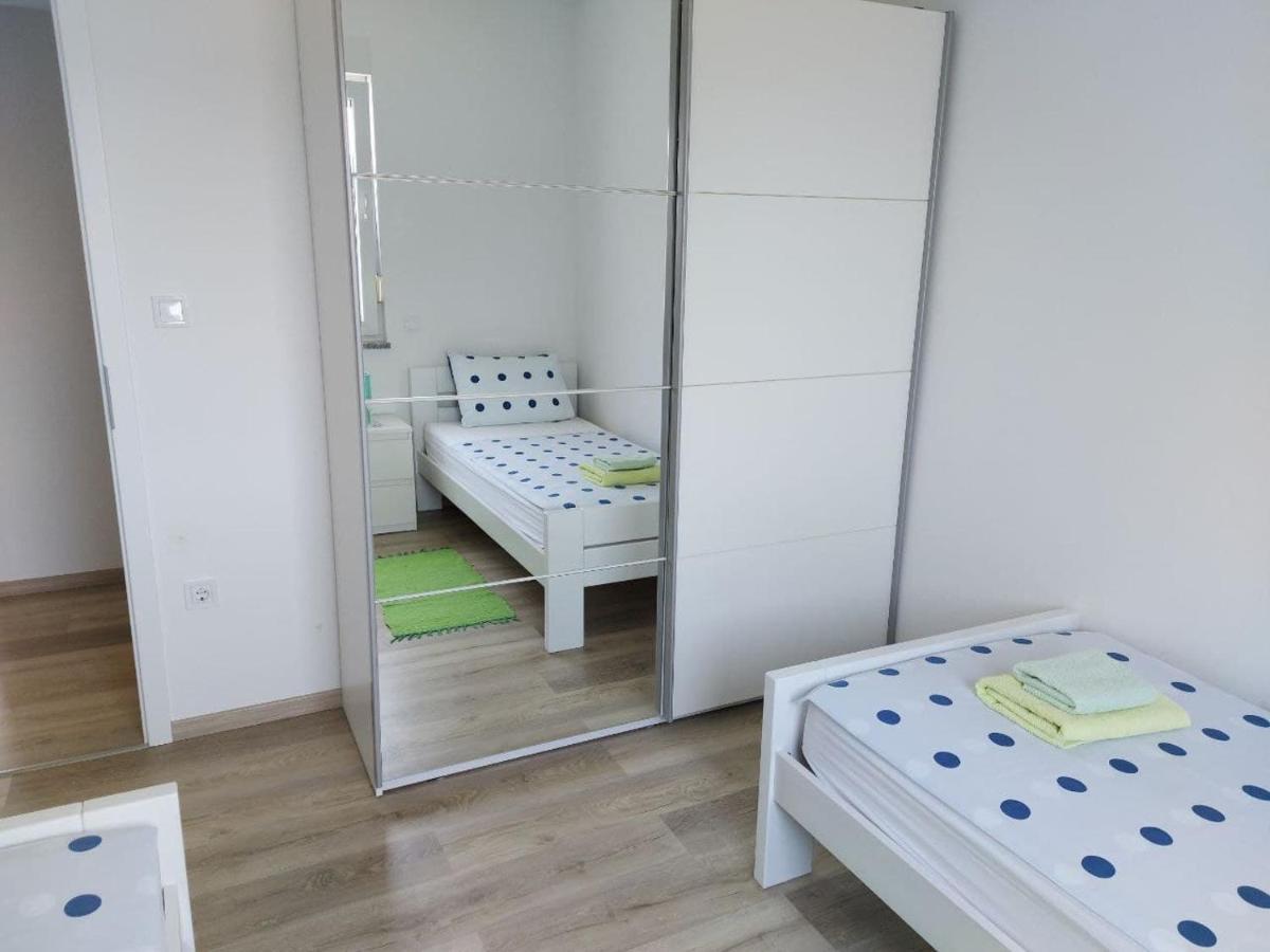 Bluegum Apartments Liznjan Ngoại thất bức ảnh