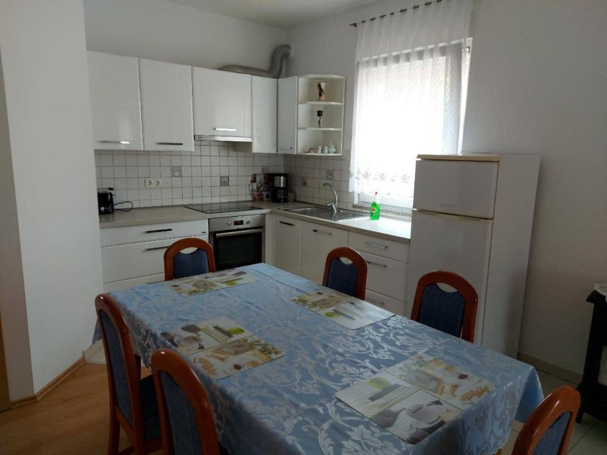 Bluegum Apartments Liznjan Ngoại thất bức ảnh