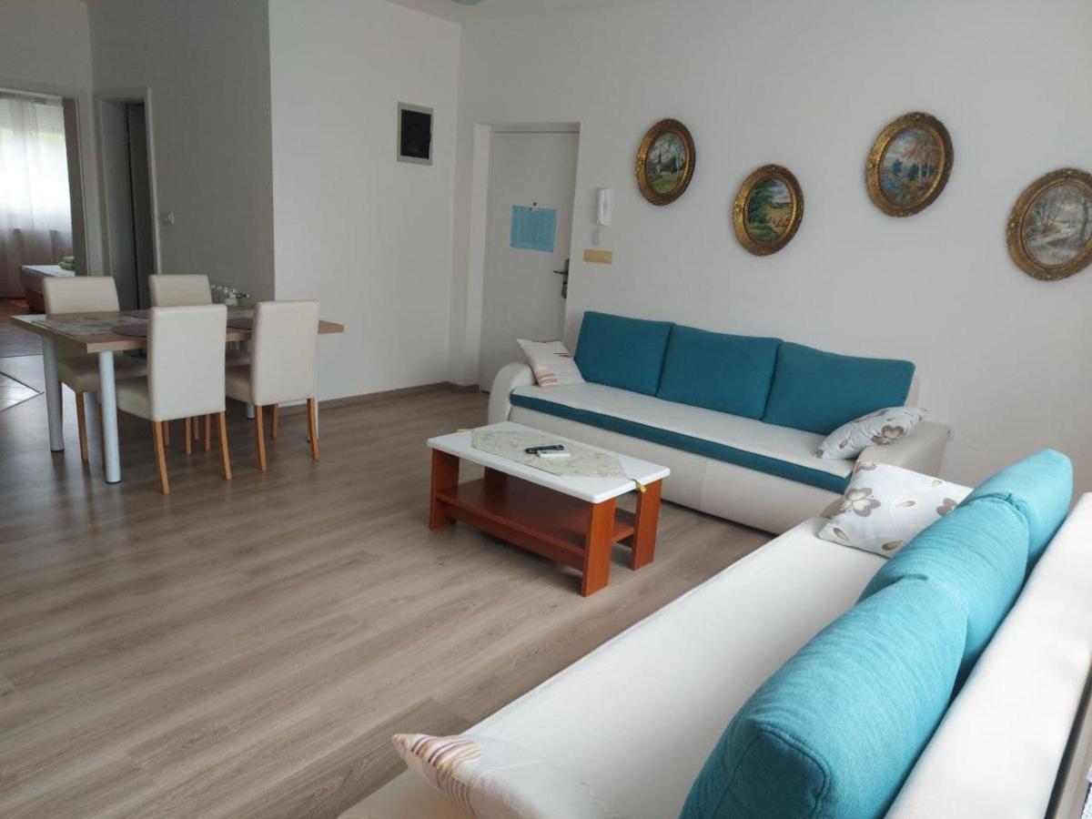 Bluegum Apartments Liznjan Ngoại thất bức ảnh