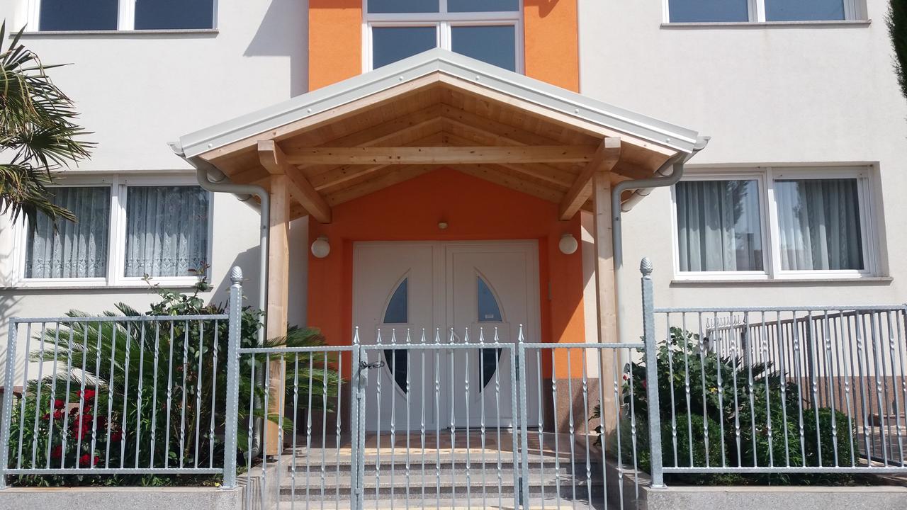 Bluegum Apartments Liznjan Ngoại thất bức ảnh